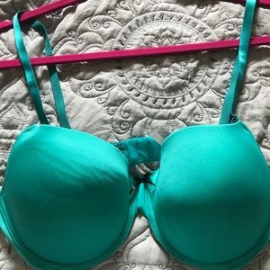NWOT Maidenform teal push-up bra